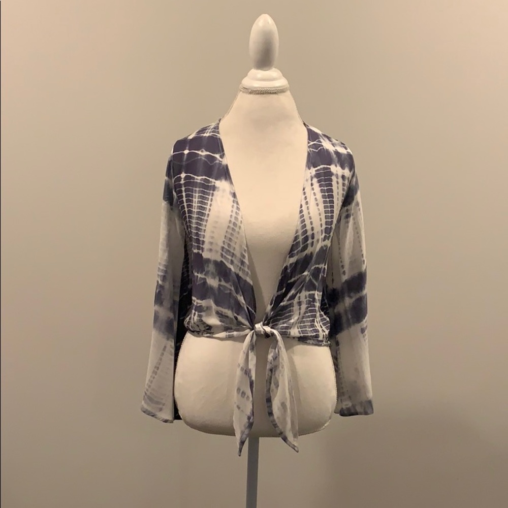 Olivaceous tie dye tie front kimono